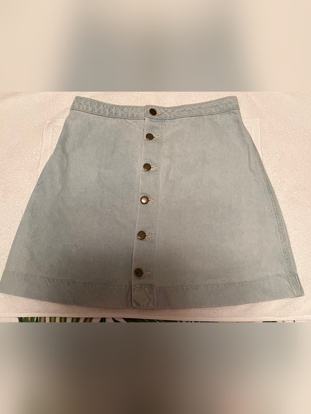 AMERICAN APPAREL denim  button front A-line skirt *Large*